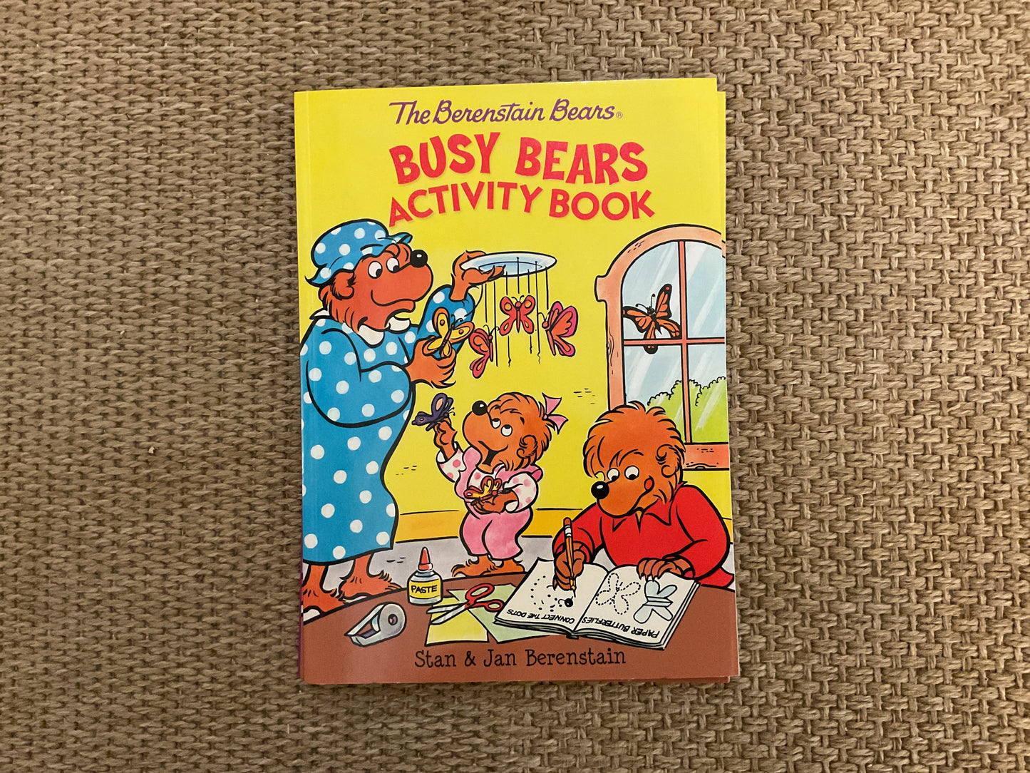 The Berenstain Bears -Busy Bears Activity Book