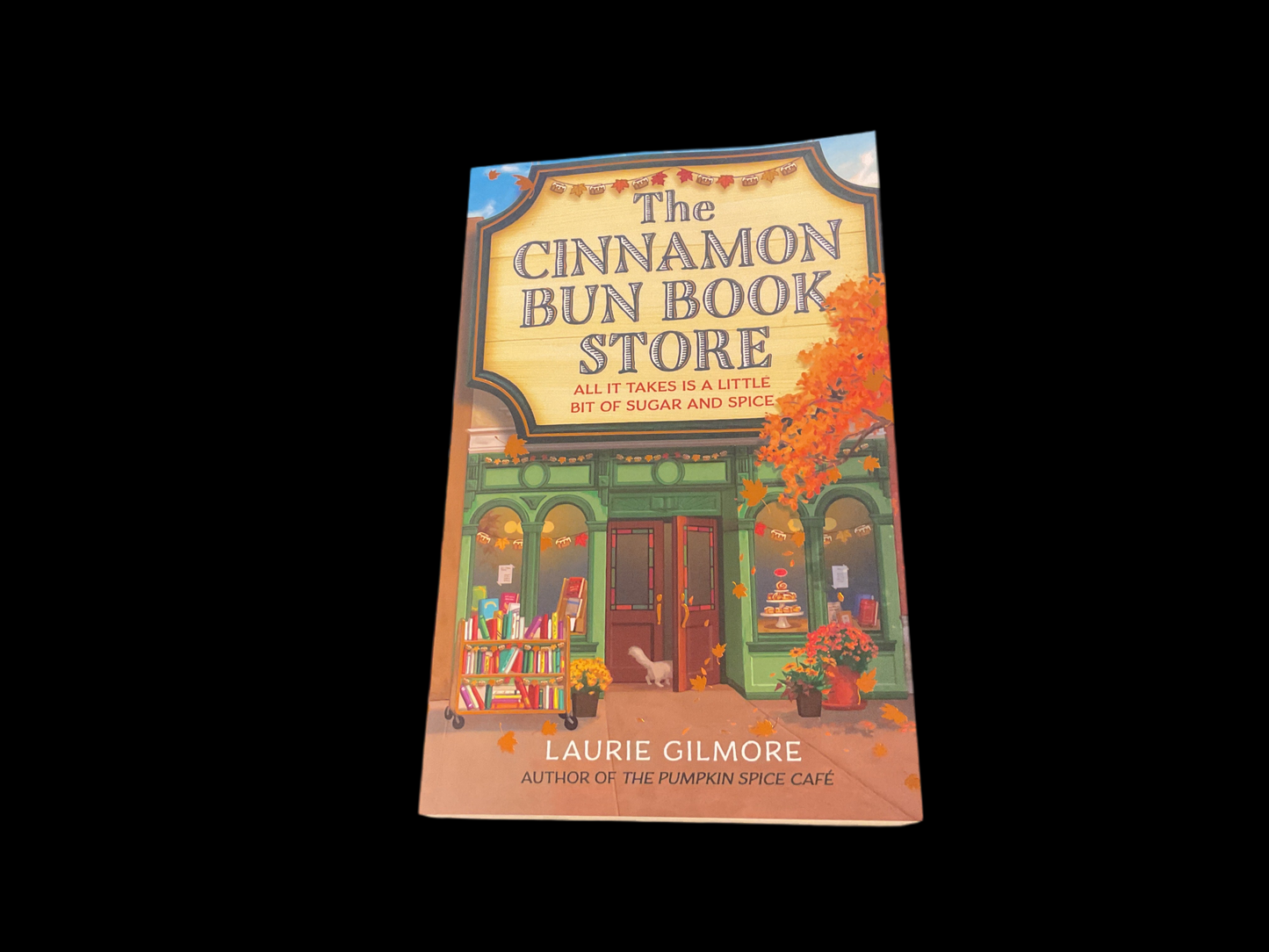 The Cinnamon Bun Book Store (Dream Harbor, Book 2)